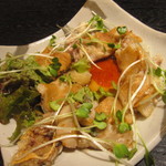 魚心 - おはしで食べるトン足 580円