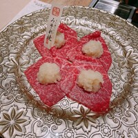 和牛懐石 但馬屋 梅田 - 厳選もも肉のみぞれ焼き