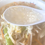 食事処 あむ - スープは透明で塩系です