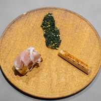 TROIS VISAGES - タルト　パンペルデュ　チップス