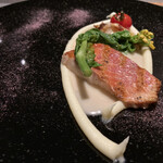 The Grill on 30th - 【魚料理】金目鯛とツブ貝のデュエット　桜薫るブールブラン