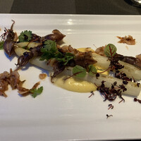 The Grill on 30th - 【前菜】オランデーズでいただくホワイトアスパラとホタルイカ