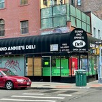 Sunny and Annie's - 店舗外観。