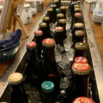 Okinawa Robata Yuunami - ここから好きな瓶ビールを選ぶシステム