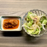 上野太昌園 - Bランチ ¥1,150 のサラダ、キムチ