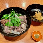 日本料理 たかむら - 長野熊肉 ささがきごぼう 椎茸 葱 芹