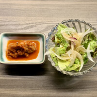 上野太昌園 上野本店 - Bランチ ¥1,150 のサラダ、キムチ