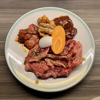 上野太昌園 上野本店 - Bランチ ¥1,150 のランチカルビ、内蔵盛合せ