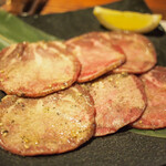 마루코포오로 야키니쿠노 이에 우에다점 - 우설 소금구이