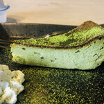 海月亭 - 抹茶のバスクチーズケーキ