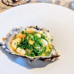 La Brianza - 大黒神島牡蠣ボリード白いんげん豆からすみシブレット。牡蠣のご馳走アレンジ美味しいお豆のホクホクもからすみの風味もよく合ってます