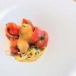 La Brianza - フルーツトマトカッペリーニ塩水雲丹。夏らしい一皿。ゴロゴロたっぷりトマトがフレッシュな甘さ、歯切れいいカッペリーニ、雲丹とろけた〜(๑´ڡ`๑)