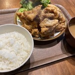 [Weekdays only] Fried chicken set meal W