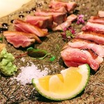 炭火焼き鳥 鶏尽 花れ - 大和肉鶏ももたたき