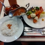 キッチンスズキ - 海老フライと辛口ビーフカレー（スープ or みそ汁付き）［1,400円］