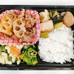 キッチンTanpopo - 豚肉とれんこんの甘酢炒め弁当、550円。