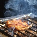 炭火焼き鳥 鶏尽 花れ - 大和肉鶏ももたたき