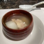 GINZA沁馥園 - 季節の野菜と当帰の薬膳風蒸しスープ