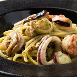 イタリアン クラシコ - シーフードジェノベーゼ・リングイネ