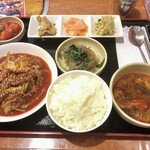 Kankoku Kateiryouri Puyo - ランチのプヨ定食1000円(税込)