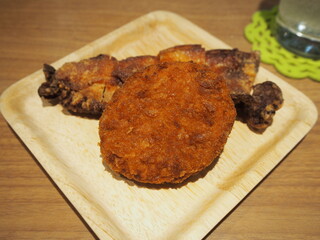 Torisoba Toraya - ビーフコロッケ、鶏ももハーフ唐揚げ