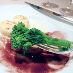 ファンベック・ナオト - 菜の花の色合いの鮮やかさ。