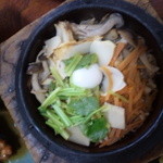 松葉茶屋 - 山菜釜飯です