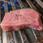 焼肉ここから - 上タン　焼いてるとこ