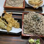 富士 - 普通盛りと大盛りの比較