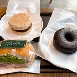 STARBUCKS COFFEE - ショルダーハム&5種の野菜サンドイッチ、チョコレートクリームドーナツ、ソイハンバーグイングリッシュマフィン