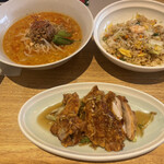 Dini - ハーフ麺&ハーフ五目炒飯&油淋鶏