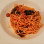 Taverna Coccorana - ジューシーでとろけるナスがたっぷり！穴子とナスのトマトソーススパゲッティ