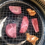 Yakiniku Ougon No Ushi - 