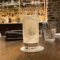 TOKYO Whisky Library - ハイボール；分厚いブックレットがウイスキーのメニュー