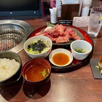 炭火焼肉 久 - 永久ランチ 3600円