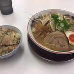 平山亭 - ラーメン　小焼飯