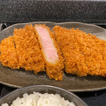 とんかつとカツカレーの店 キセキ食堂 - ピンクの断面をこちらに見せつけて来とる(^^)❣️