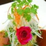 Wadachi - 身体にヘルシー♪たたきマグロとアボガドの葱ネギサラダ ～煎り胡麻の香り～ 780円