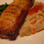 ビストロ18区 - 限定メニュー：サーモンとマッシュルームのパイ包み～海の幸ソース