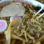 みやご食堂 - この叉焼は今どき珍しいかも知れませんよね。でも、昔はこんなんでした。こういうのが美味しかったの。なかなか今どき食べられません。いわゆるジロウケイの叉焼とは対極に位置する、低カロリー高タンパクお品です。