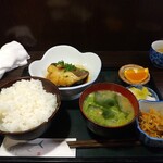 季節料理 椿 - からすガレイ煮付定食