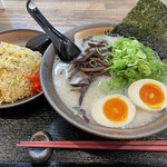 とんこつラーメン 一兆 - 昼のセットE  味玉ラーメン(とんこつ):ちゃあ半