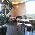 グリーティング - テーブルとイスが新しくなってます。