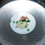 エクアトゥール - アミューズ　佐賀県産ホワイトアスパラのブランマンジェ　トマトとライチ