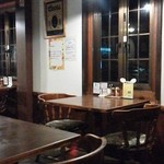 ウッドストック - ウッディな店内