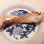 真鯛腹身の塩焼き　鯛の旨みをシンプルに感じます