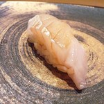 鮨 行天 - 真鯛　口の中で旨みが爆発します