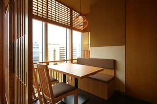 Hitsumabushi Nagoya Binchou - 半個室は４名様までご利用いただけます。