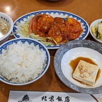 横浜中華街 北京飯店 - ランチサービス定食（エビチリ）