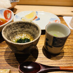 日本橋 蕎ノ字 - ☆蕎麦の実と浜名湖産の舞阪生海苔。
      ☆浅利と昆布出汁。